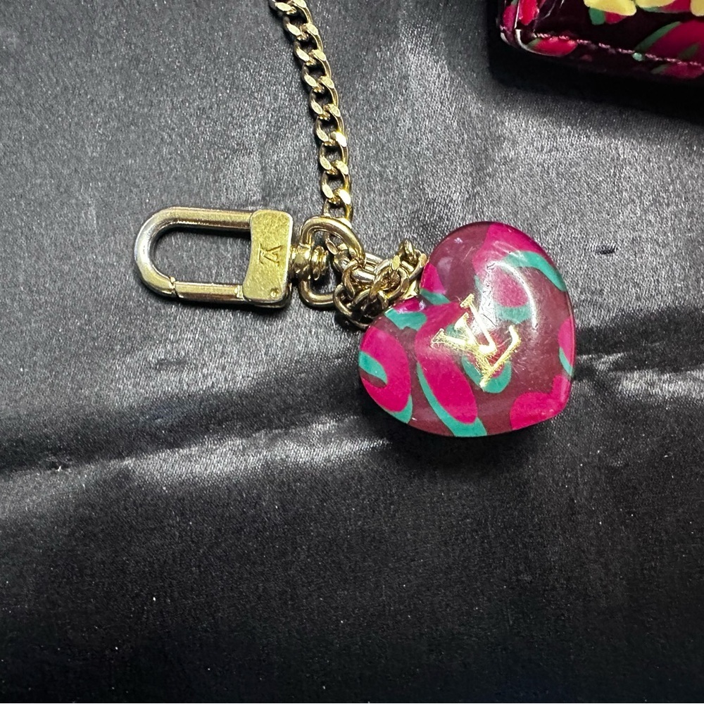 LOUIS VUITTON Vernis Leopard Coeur Heart Coin Purse Rouge Fauviste EUC box & bag - Picture 4 of 10